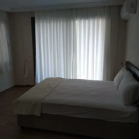 Muhtesem Deniz Manzarali Ada Bogazi Evleri *