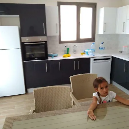 Muhtesem Deniz Manzarali Ada Bogazi Evleri